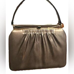 Elegant 1960s John Hart Silver & Black Jackie O style Women's Handbag Kiss Lock